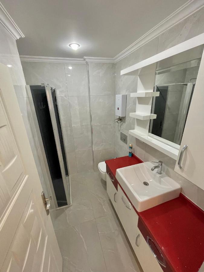 אלאניה Sa Apartments! Beachfront Apartment With Sea View & Pool מראה חיצוני תמונה