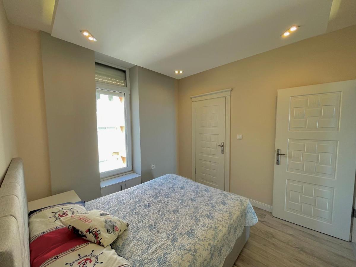 אלאניה Sa Apartments! Beachfront Apartment With Sea View & Pool מראה חיצוני תמונה