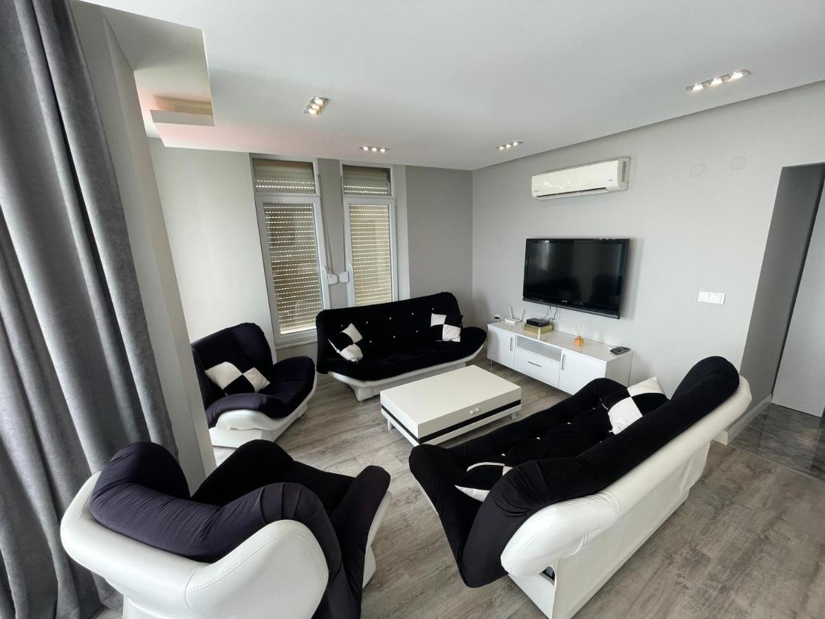 אלאניה Sa Apartments! Beachfront Apartment With Sea View & Pool מראה חיצוני תמונה