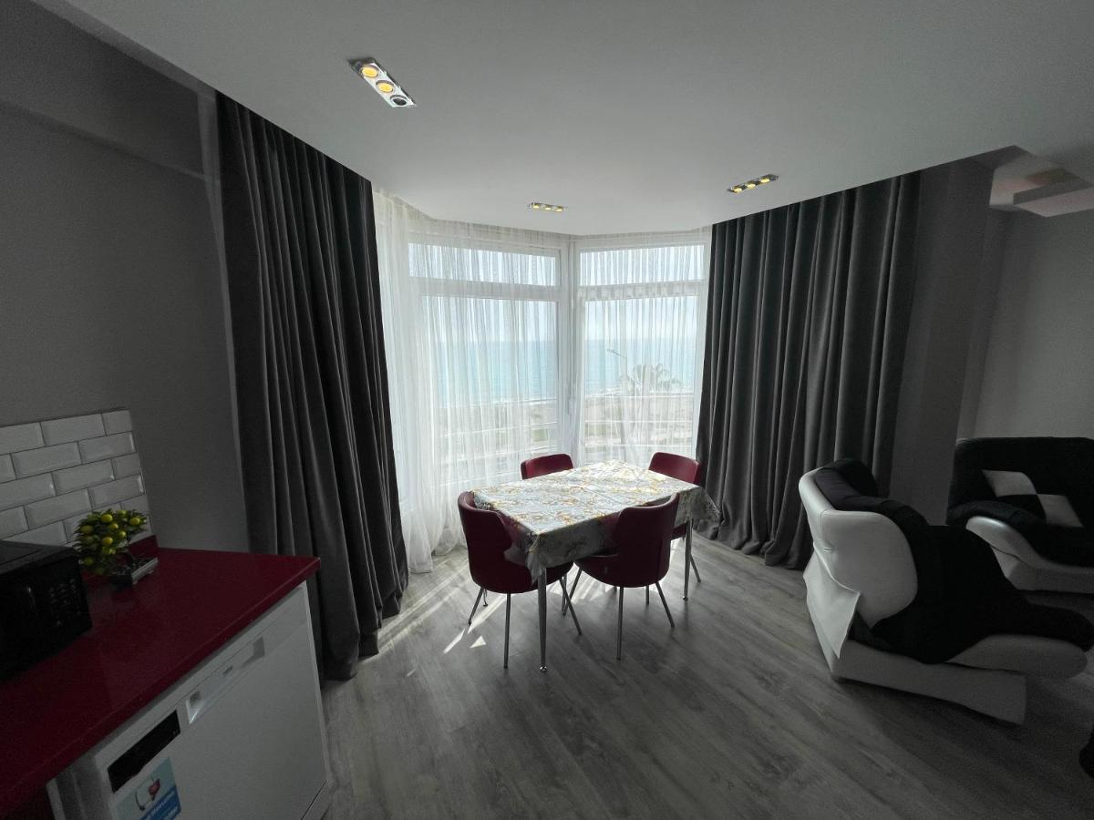 אלאניה Sa Apartments! Beachfront Apartment With Sea View & Pool מראה חיצוני תמונה