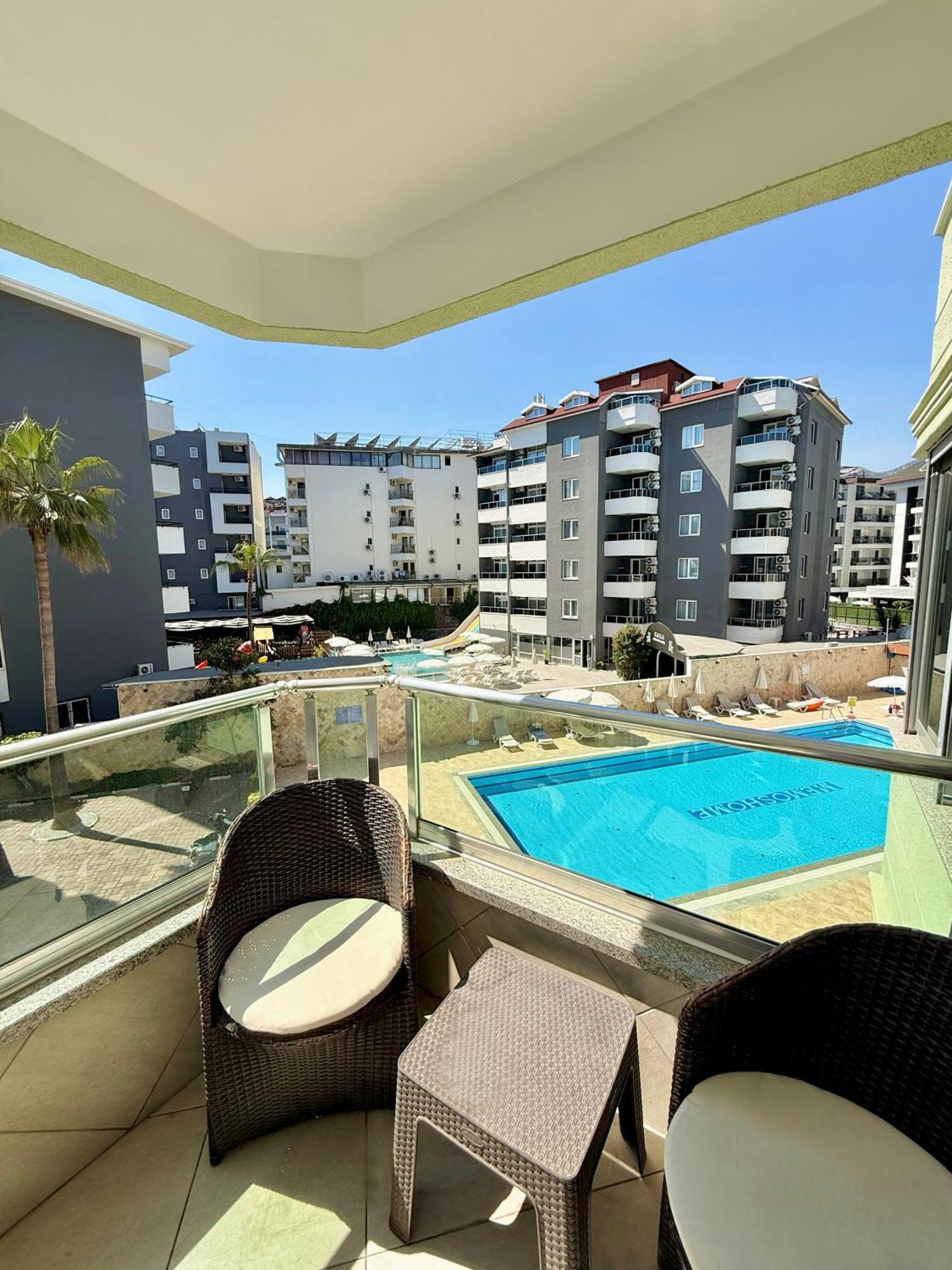 אלאניה Sa Apartments! Beachfront Apartment With Sea View & Pool מראה חיצוני תמונה