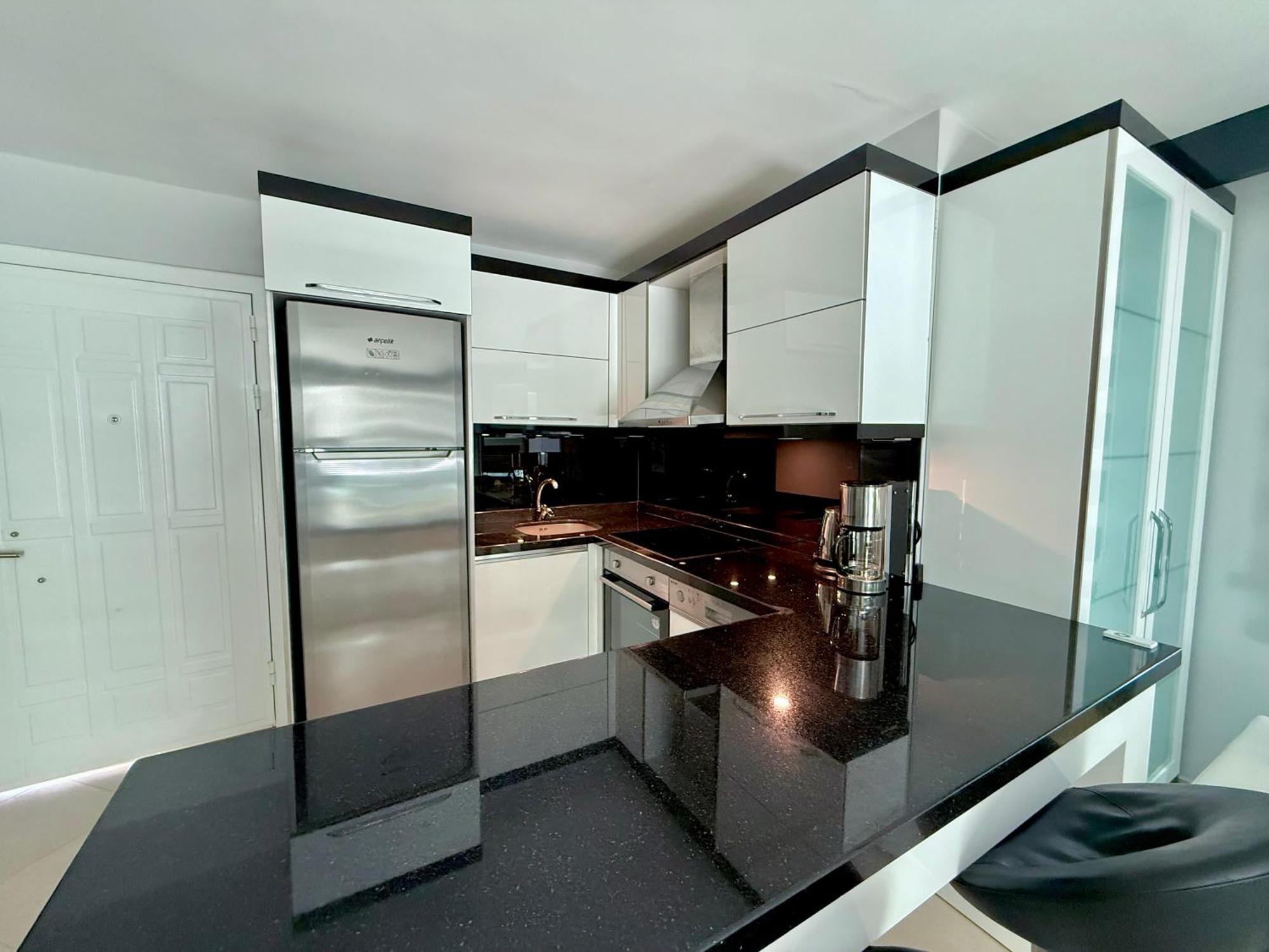 אלאניה Sa Apartments! Beachfront Apartment With Sea View & Pool מראה חיצוני תמונה